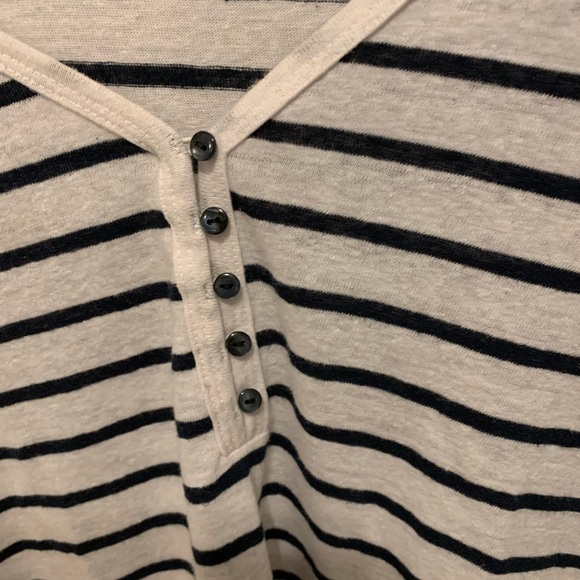 Striped V-Neck Button-Front Top Old Navy - Large - Picture 3 of 5